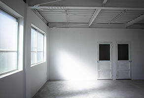 HEFT WHITE APARTMENT